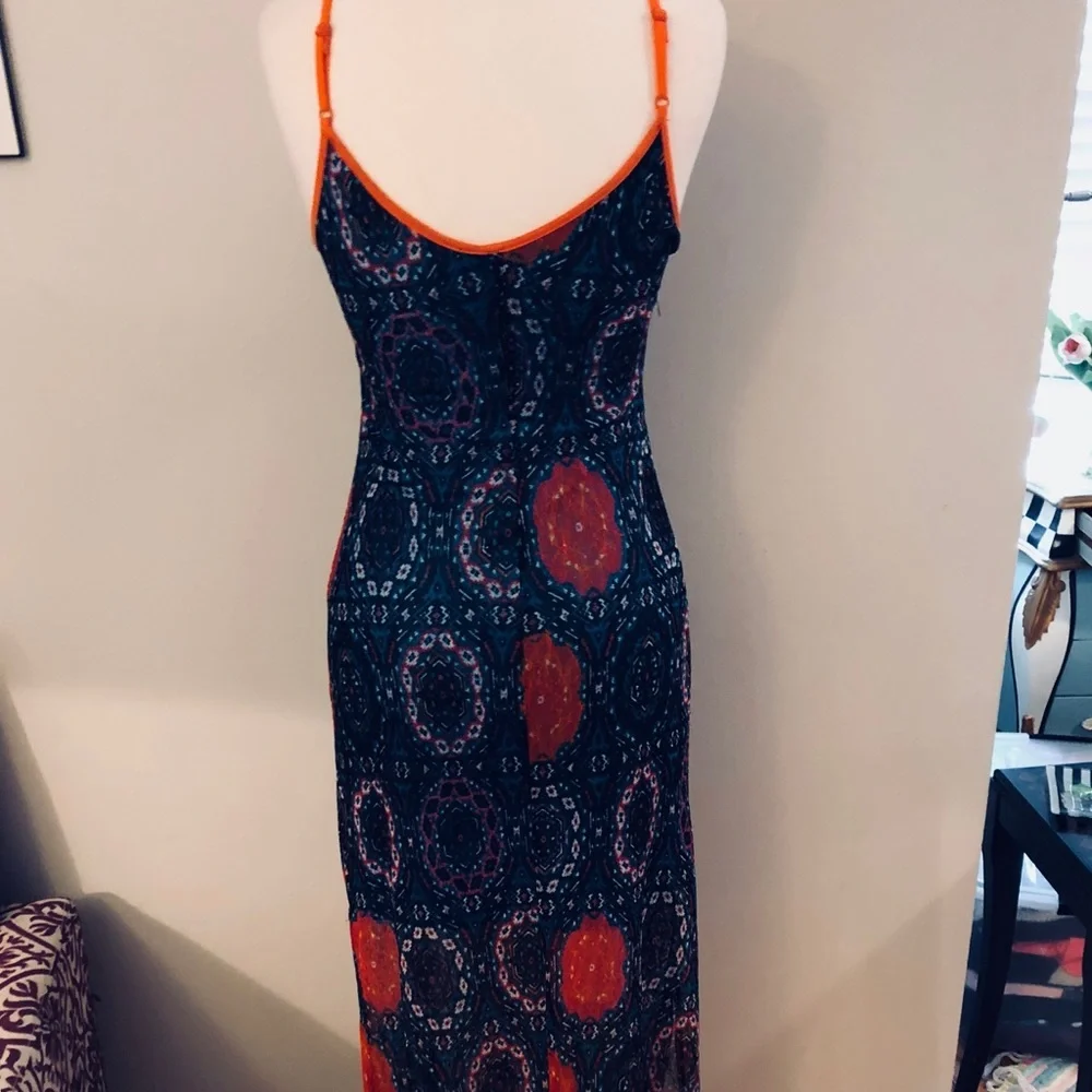 Patterned Maxi Dress - Picture 4 of 7